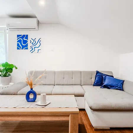 Apartmaji Mausi Lejlighed