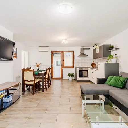 Apartmaji Mausi *
