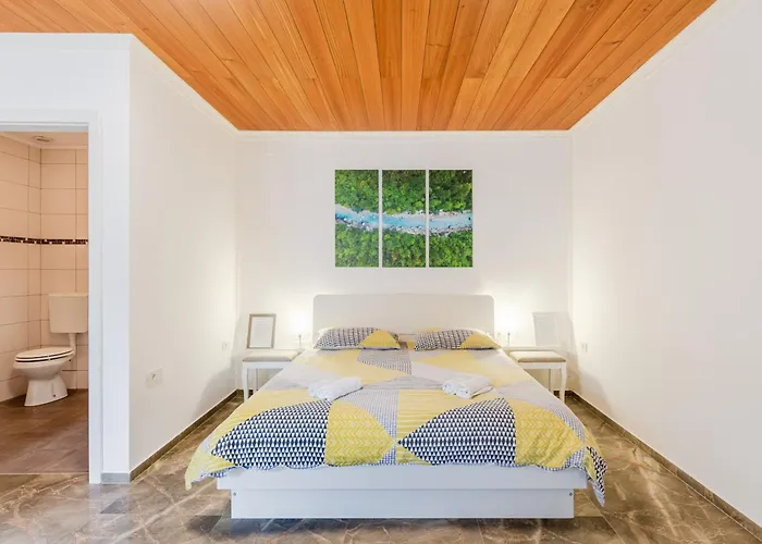 شقة Apartmaji Mausi