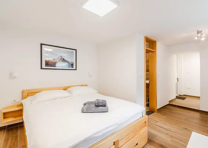 شقة Apartmaji Mausi *