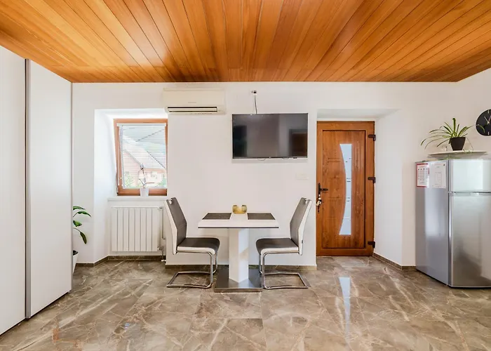 شقة Apartmaji Mausi بوويتش