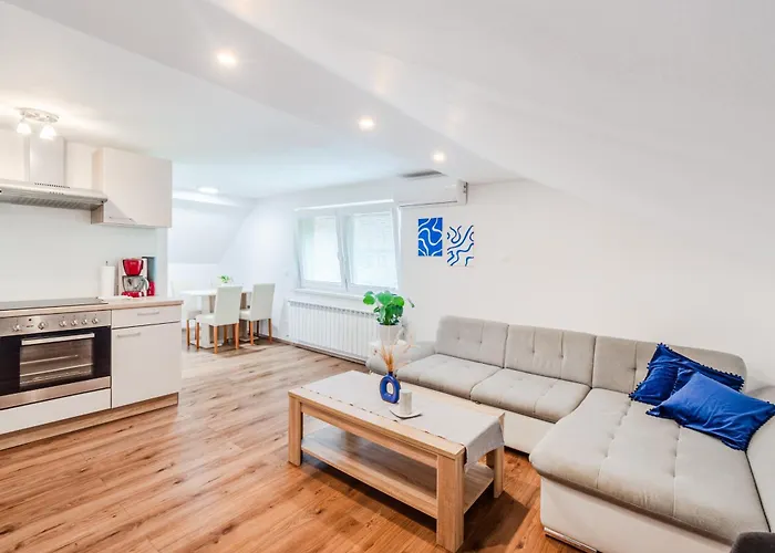 Apartmaji Mausi بوويتش