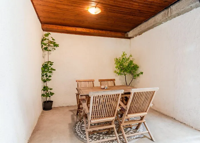 Apartmaji Mausi بوويتش